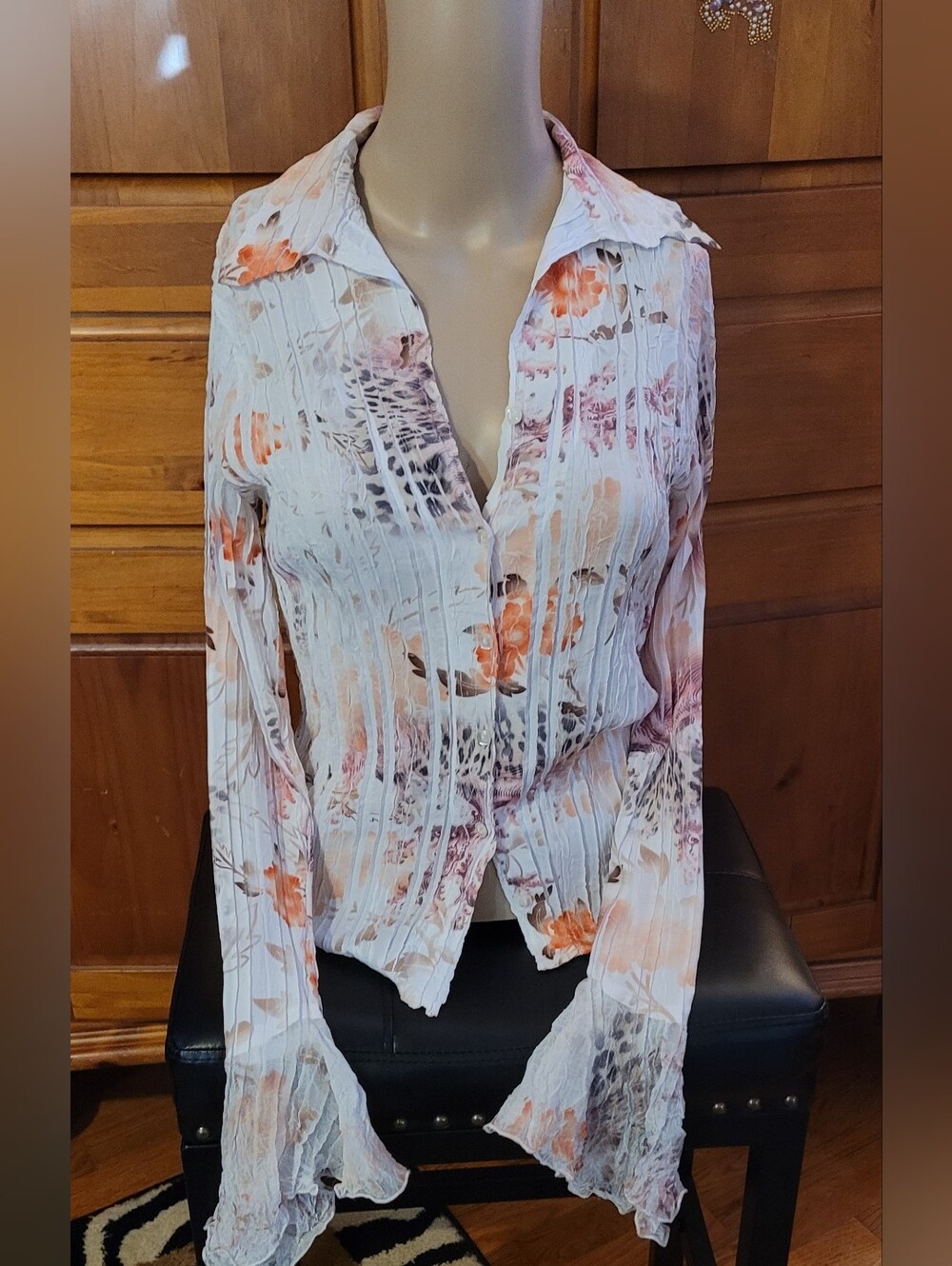 Kamarov Crinkle Shirt Floral Pleated Button-F Top - White with Peach Floral SM